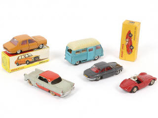 Lot 305 - DINKY TOYS (FRANCE) (5)