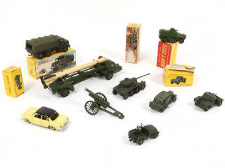 Lot 266 - DINKY TOYS (9)
