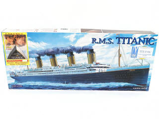 Lot 10 - ACADEMY PLASTIC MODEL (COREE) (1)