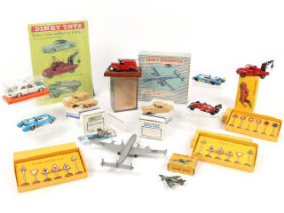 Lot 48 - DIVERS (16)