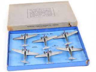 Lot 253 - DINKY TOYS (GB) (1)