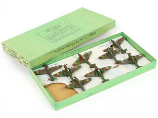 Lot 254 - DINKY TOYS (GB) (1)