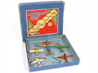 Lot 271 - DINKY TOYS (FRANCE) (1)