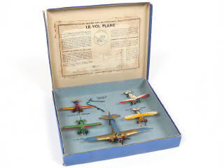 Lot 271 - DINKY TOYS (FRANCE) (1)