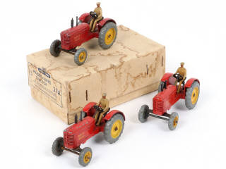 Lot 244 - DINKY TOYS (GB) (1)