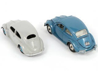 Lot 256 - DINKY TOYS (GB) (2)