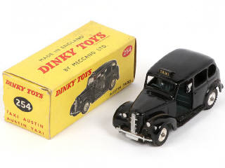 Lot 221 - DINKY TOYS (GB) (1)
