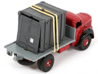 Lot 296 - DINKY TOYS (FRANCE) (1)