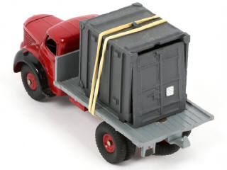 Lot 296 - DINKY TOYS (FRANCE) (1)