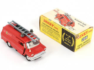 Lot 225 - DINKY TOYS (GB) (1)