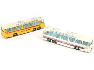 Lot 257 - DINKY TOYS (GB) (2)