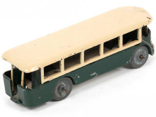 Lot 282 - DINKY TOYS (FRANCE) (1)