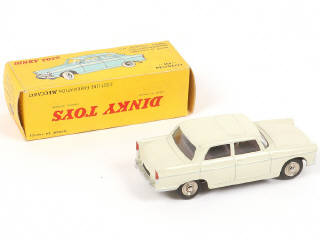 Lot 289 - DINKY TOYS (FRANCE) (1)
