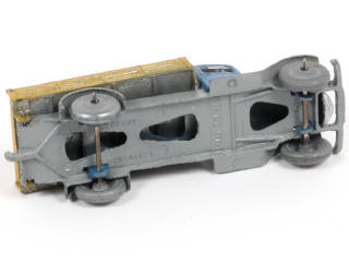 Lot 237 - DINKY TOYS (FRANCE) (1)