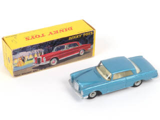 Lot 248 - DINKY TOYS (FRANCE) (1)