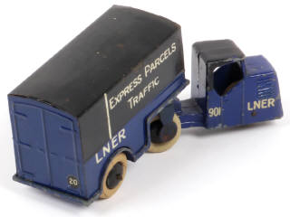 Lot 183 - DINKY TOYS (GB) (1)