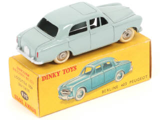 Lot 227 - DINKY TOYS (FRANCE) (1)