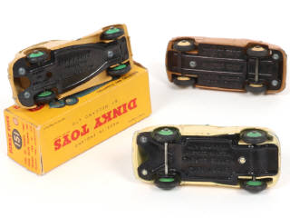 Lot 207 - DINKY TOYS (GB) (3)