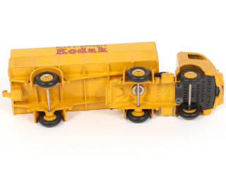 Lot 422 - DINKY TOYS (FRANCE) (1)