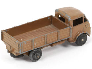 Lot 410 - DINKY TOYS (FRANCE) (1)