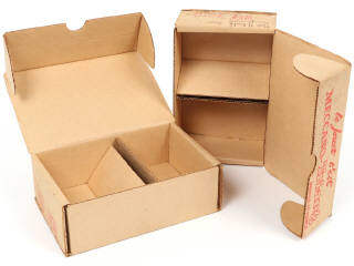 Lot 424 - DINKY TOYS (FRANCE) (2)