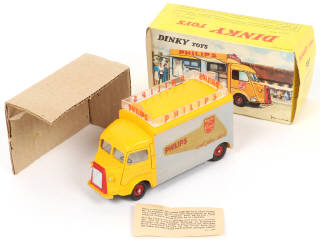 Lot 445 - DINKY TOYS (FRANCE) (1)