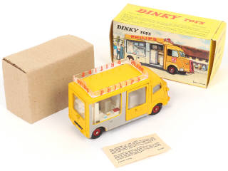 Lot 445 - DINKY TOYS (FRANCE) (1)