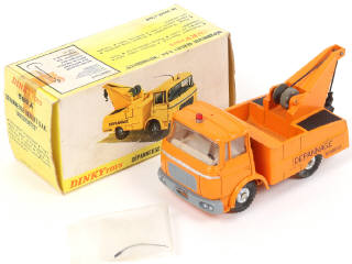 Lot 453 - DINKY TOYS (FRANCE) (1)