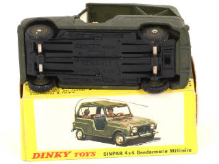 Lot 440 - DINKY TOYS (FRANCE) (1)