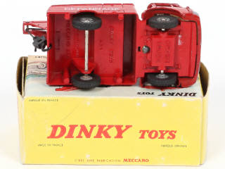 Lot 452 - DINKY TOYS (FRANCE) (1)