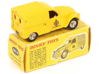 Lot 435 - DINKY TOYS (FRANCE) (1)