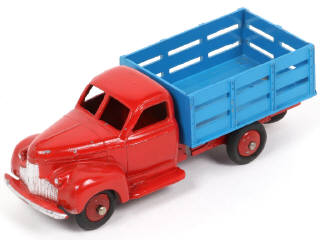 Lot 414 - DINKY TOYS (FRANCE) (1)