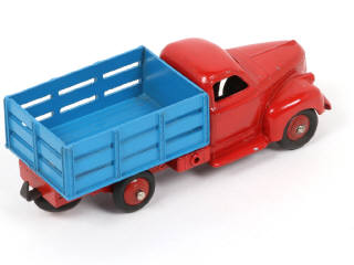 Lot 414 - DINKY TOYS (FRANCE) (1)