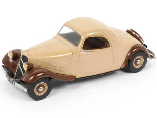 Lot 133 - DIVERS (1)