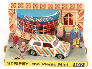 Lot 529 - DINKY TOYS (GB) (1)