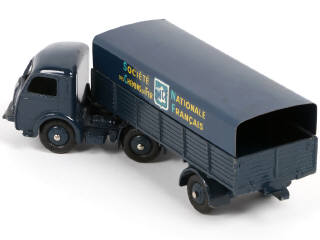 Lot 448 - DINKY TOYS (FRANCE) (1)
