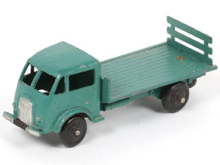 Lot 408 - DINKY TOYS (FRANCE) (1)