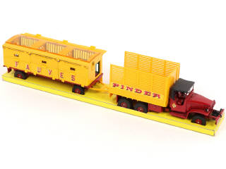 Lot 457 - DINKY TOYS (FRANCE) (1)