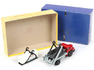 Lot 455 - DINKY TOYS (FRANCE) (1)