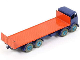 Lot 211 - DINKY TOYS (GB) (1)