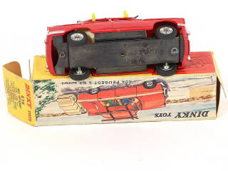 Lot 266 - DINKY TOYS (FRANCE) (1)