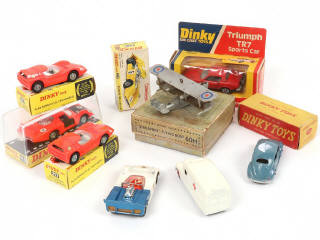 Lot 252 - DINKY TOYS (GB) (8)