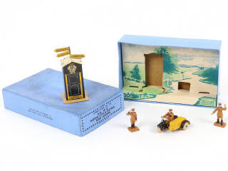 Lot 229 - DINKY TOYS (GB) (1)