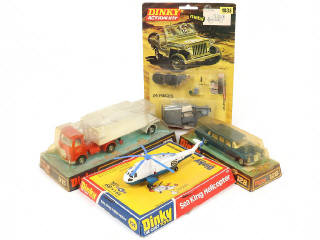 Lot 242 - DINKY TOYS (GB) (4)