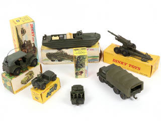 Lot 304 - DINKY TOYS (FRANCE) (6)