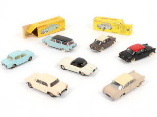 Lot 307 - DINKY TOYS (FRANCE) (7)