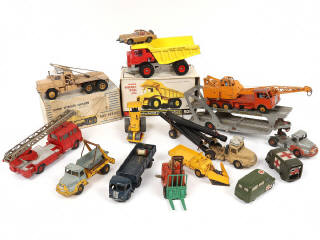 Lot 102 - DIVERS (14)