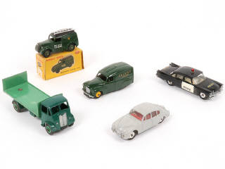 Lot 248 - DINKY TOYS (GB) (5)