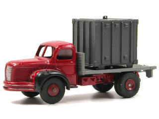 Lot 206 - DINKY TOYS (FRANCE) (1)