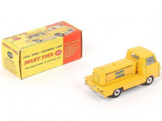 Lot 231 - DINKY TOYS (GB) (1)